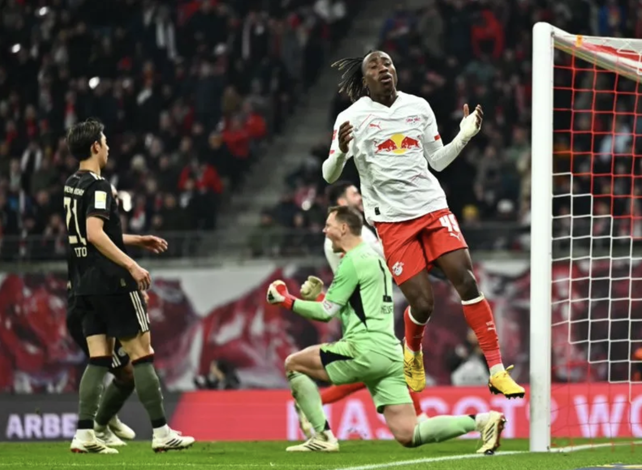 德甲犟驴！莱比锡被揍0-6仍与拜仁打对轰：这次1-5崩盘 渣叔傻眼